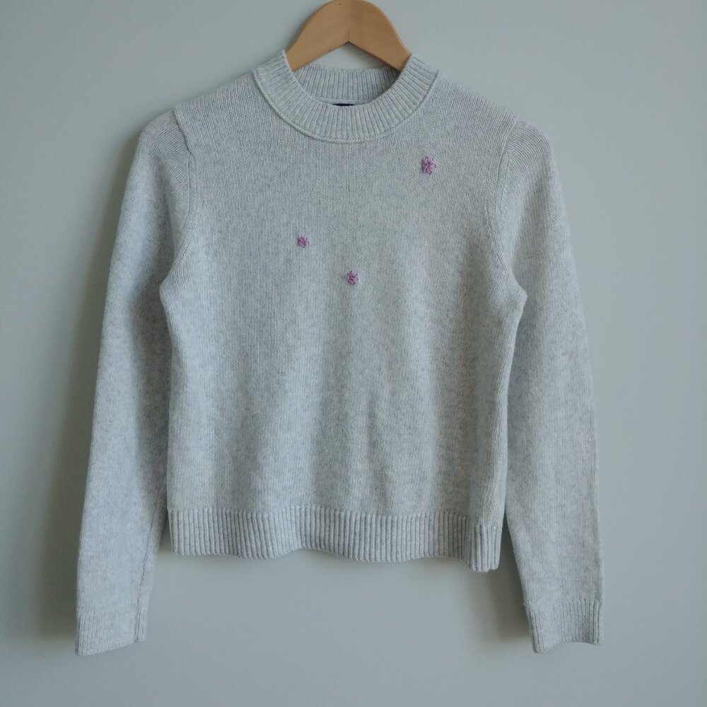 Upcycled one of a kind 100% hand embroidered grey purple cotton sweater Small - Picture 2 of 15